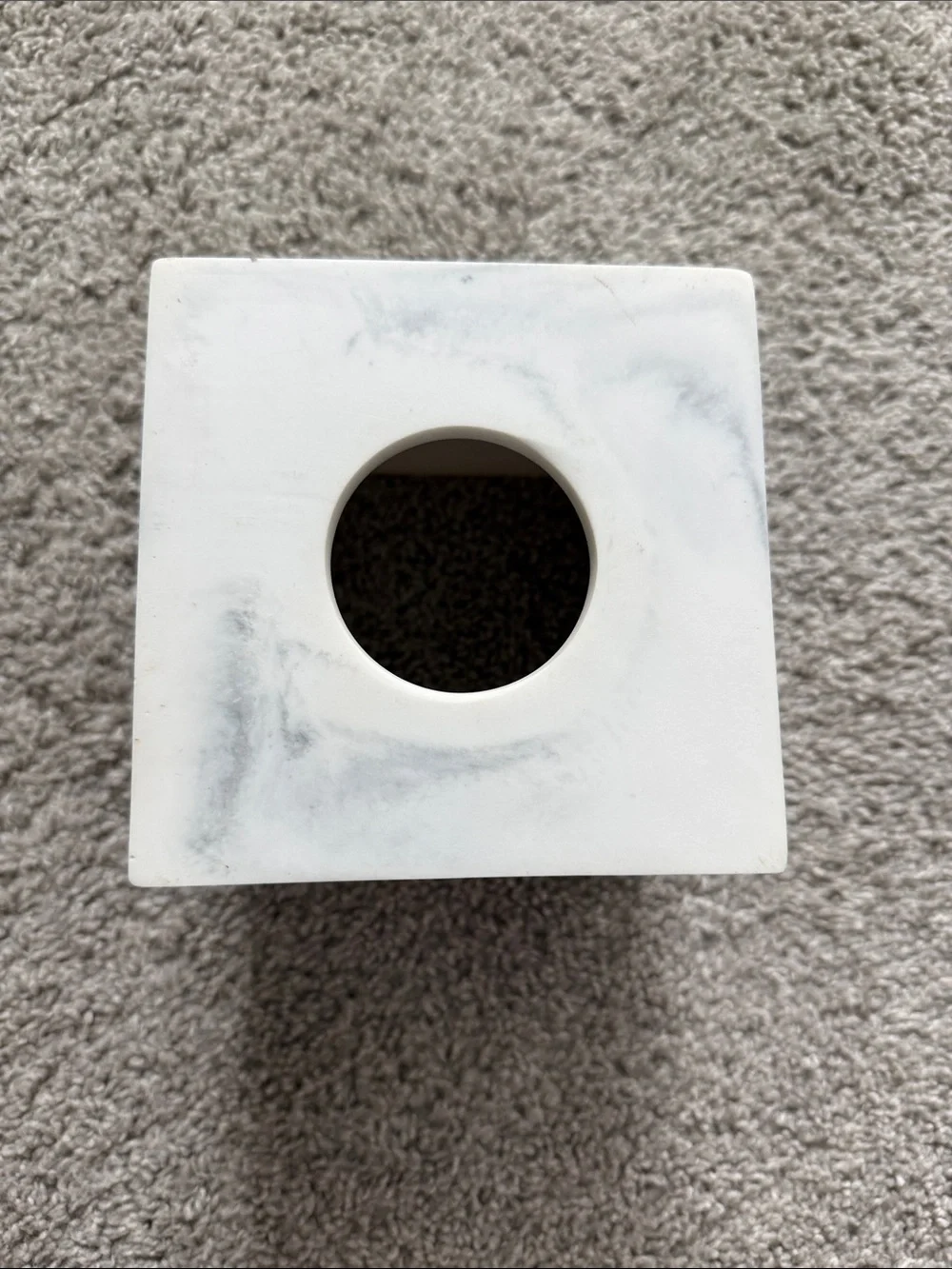 Marble-Effect Square Tissue Box Cover in White and Gray